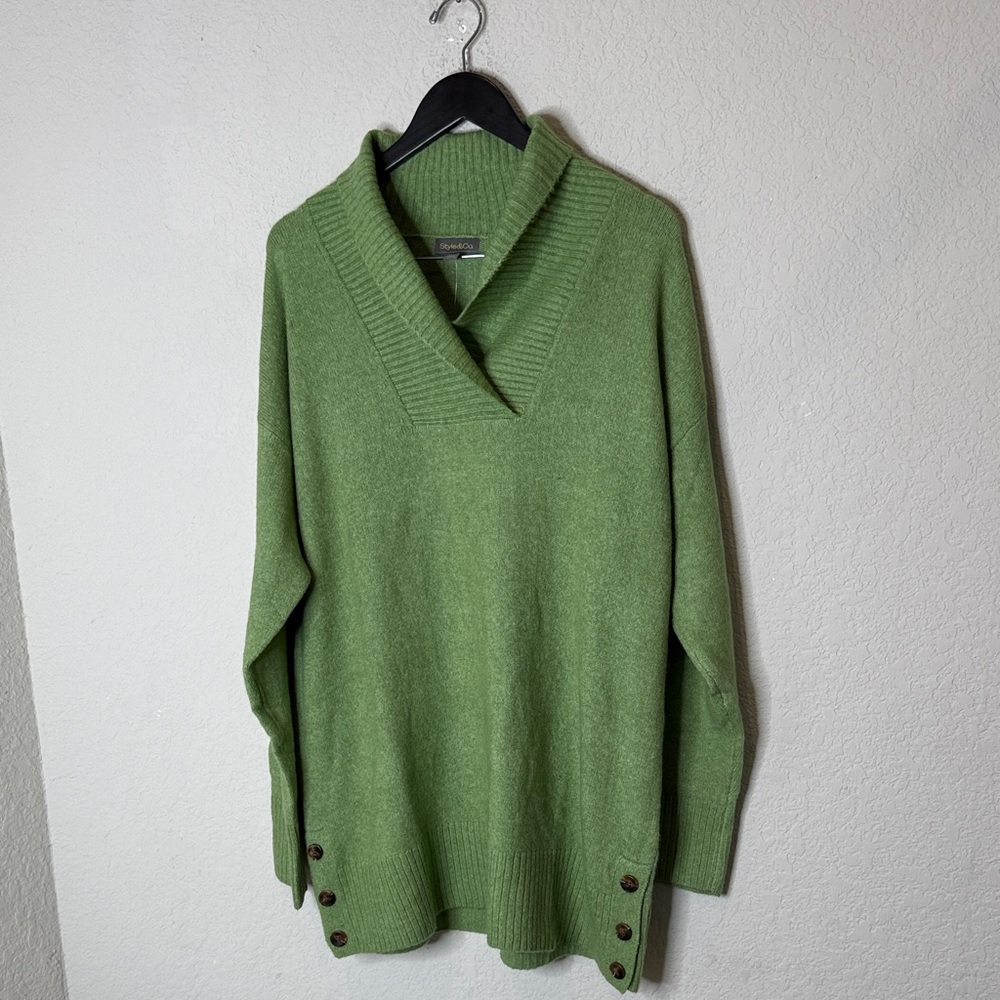Green Women's Sweater size L NWT - Picture 2 of 8